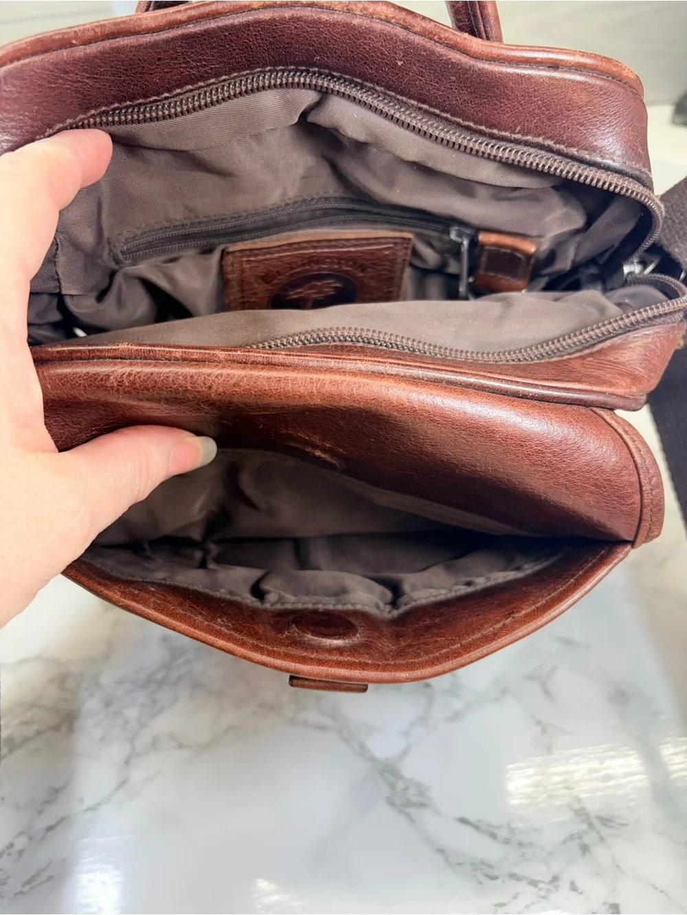 Ellington Brown Leather Messenger Bag